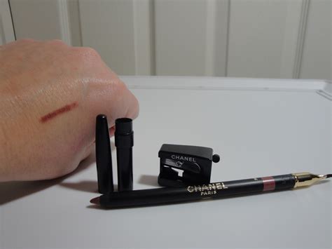 how to sharpen chanel lipliner